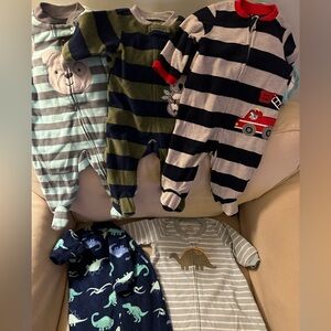 Bundle of 5 Fleece sleepers & 1 fleece sleep sack